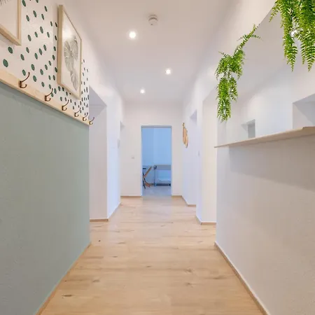Awesome - Urban Jungle Zentral, Wilhelmshoehe Apartment *