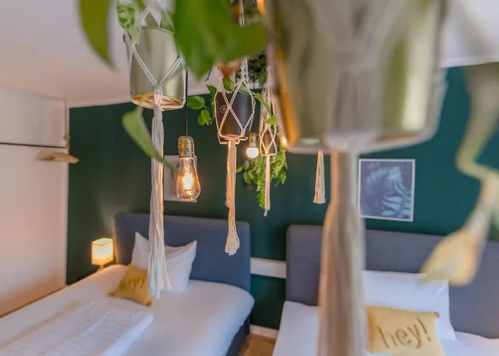 Urban Jungle Wilhelmshoehe By Awesome Lägenhet *